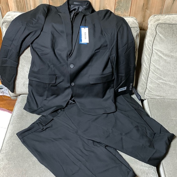 BRAND NEW 🔥 REACTION KENNETH COLE 2 PIECE SUIT 😍 GET 2 FREE GIFTSSEE VIDEO🥰